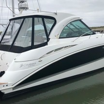 Cruisers Yachts 390 Sports Coupe