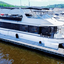 Outer Reef 580 Motoryacht