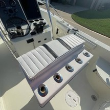 Hydra-sports bay bolt 2000 center console