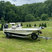 Mako Pro Skiff 17 CC