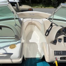 Sea ray 260 bow rider select