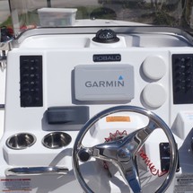 Robalo centre console r180