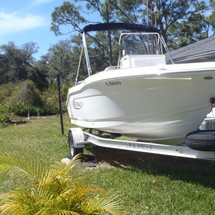 Robalo centre console r180