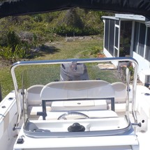 Robalo centre console r180