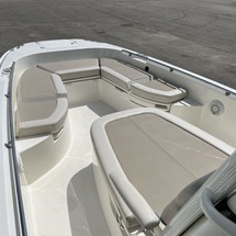 Boston Whaler 270 Dauntless