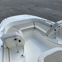 Boston Whaler 270 Dauntless