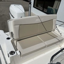 Boston Whaler 270 Dauntless