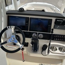 Boston Whaler 270 Dauntless