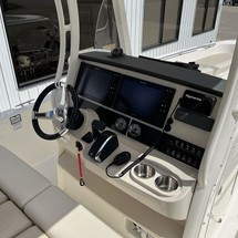 Boston Whaler 270 Dauntless