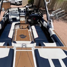 Malibu Wakesetter 23 LSV