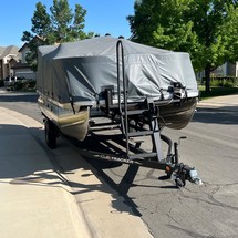 Sun Tracker Bass Buggy 18 DLX
