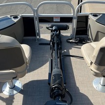 Sun Tracker Bass Buggy 18 DLX