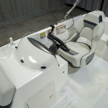 Hurricane 201 sundeck sport
