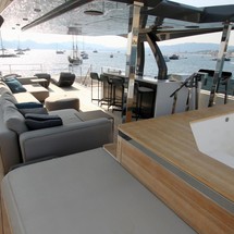 Custom Line Navetta 37