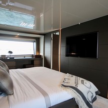 Custom Line Navetta 37