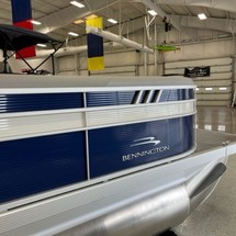 Bennington 24 sbrx