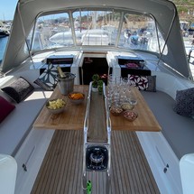 Hanse 548