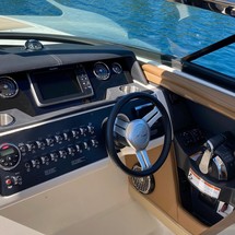 Sea Ray 350 SLX
