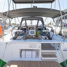 Dufour 390
