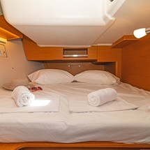 Dufour 390