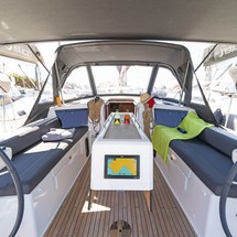 Dufour 390