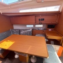 Dufour 390