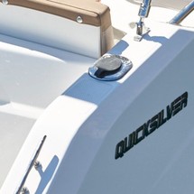 Quicksilver Activ 555 Open