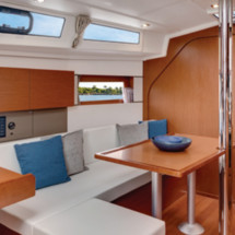 Beneteau Oceanis 38