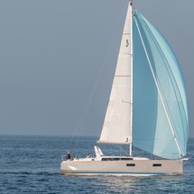Beneteau Oceanis 38