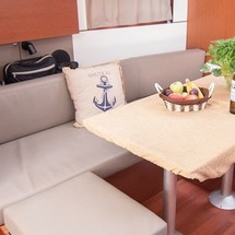 Beneteau Oceanis 38.1