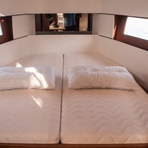 Beneteau Oceanis 38.1