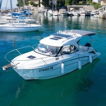 Beneteau Antares 8