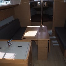 Dufour 360