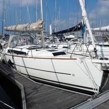 Dufour 360