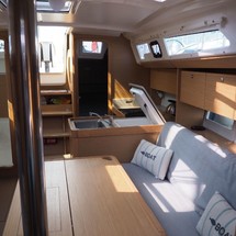 Dufour 360