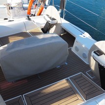 Dufour 390