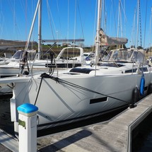 Dufour 390