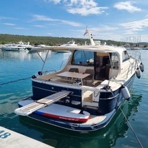 SAS Adriana 44