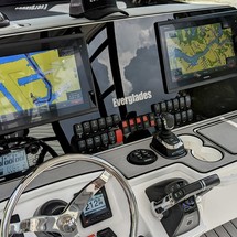 Everglades 355 cc