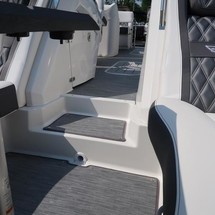 Bennington 24 sbrx