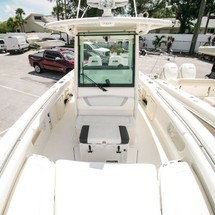 Boston Whaler 320 Outrage