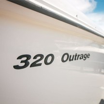 Boston Whaler 320 Outrage