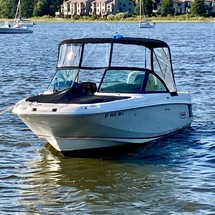 Boston Whaler 230 Vantage