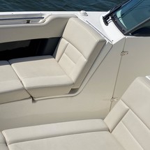 Boston Whaler 230 Vantage