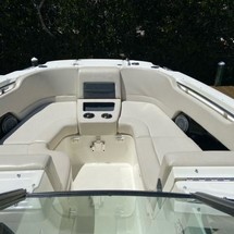 Boston Whaler 270 Vantage