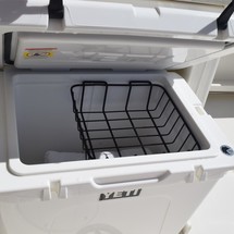 Boston Whaler 270 Vantage