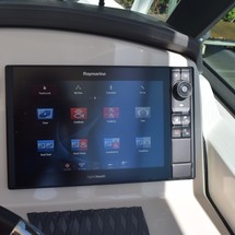 Boston Whaler 270 Vantage