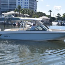 Boston Whaler 270 Vantage