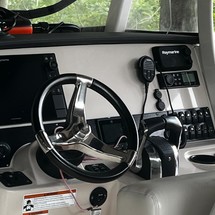 Boston Whaler 270 Dauntless