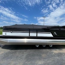 60 x 16 tri-toon passenger vessel